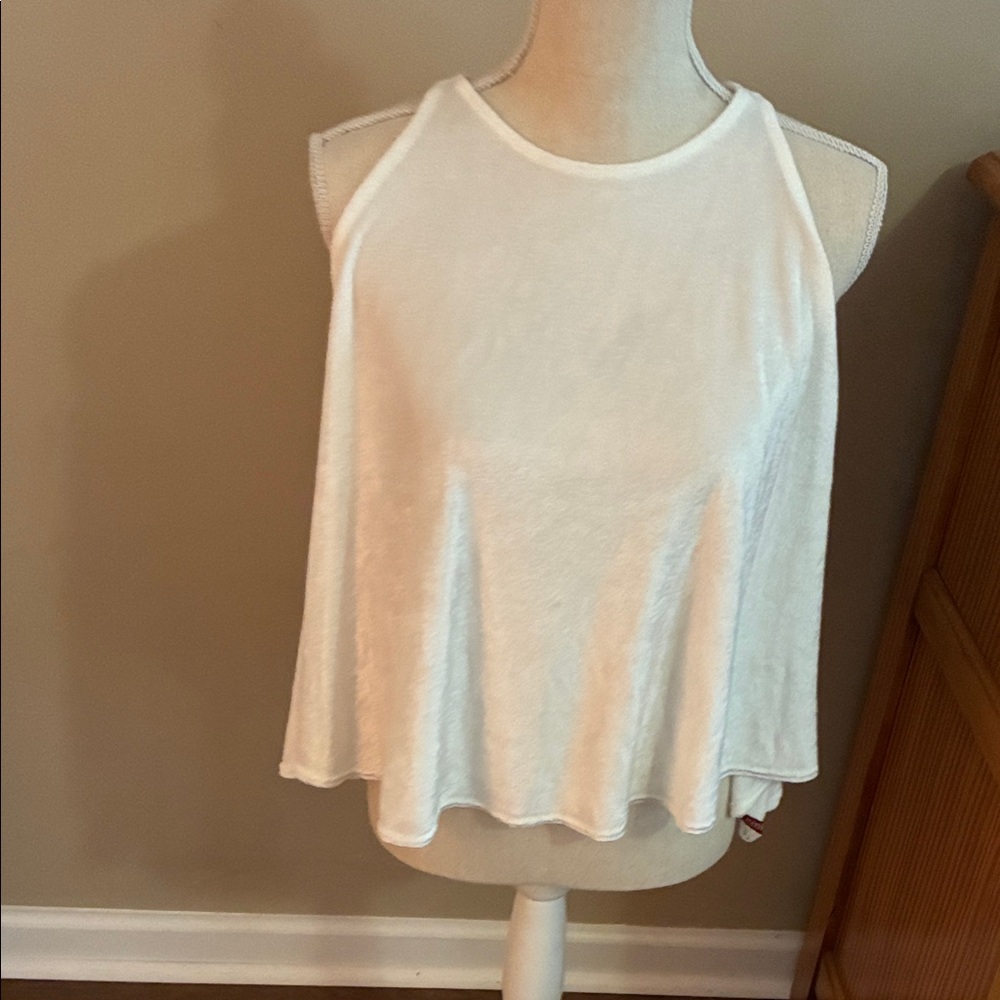 Chic White Sleeveless Tank Top nwt M